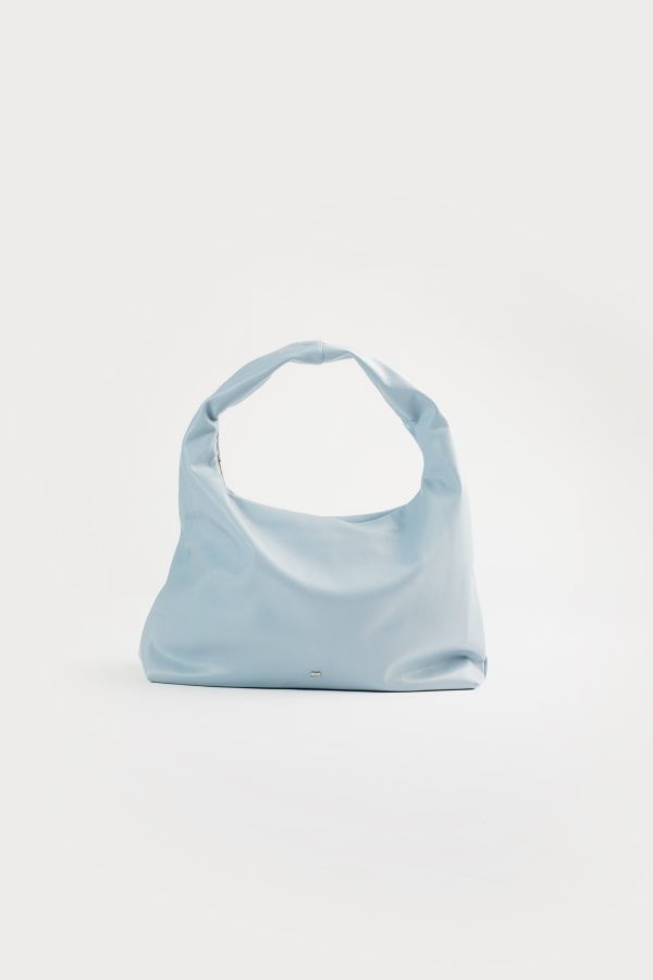 [ON HAND] Large Hobo Bag in Cornflower (Light Pebbled) For Sale