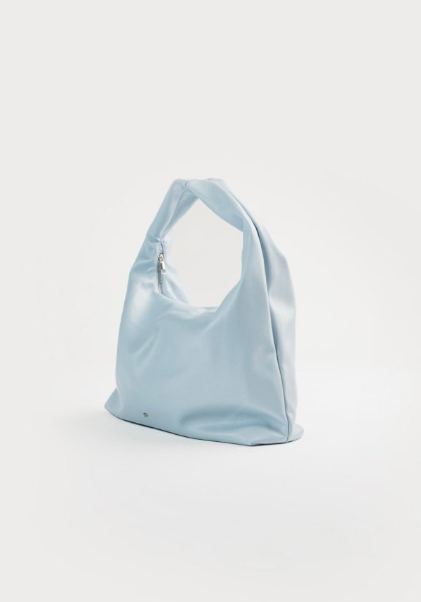 [ON HAND] Large Hobo Bag in Cornflower (Light Pebbled) For Sale