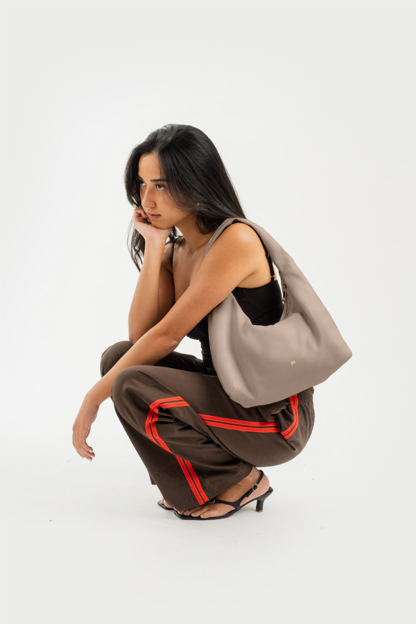 [ON HAND] Medium Hobo Bag in Taupe (Heavy Pebbled) Fashion