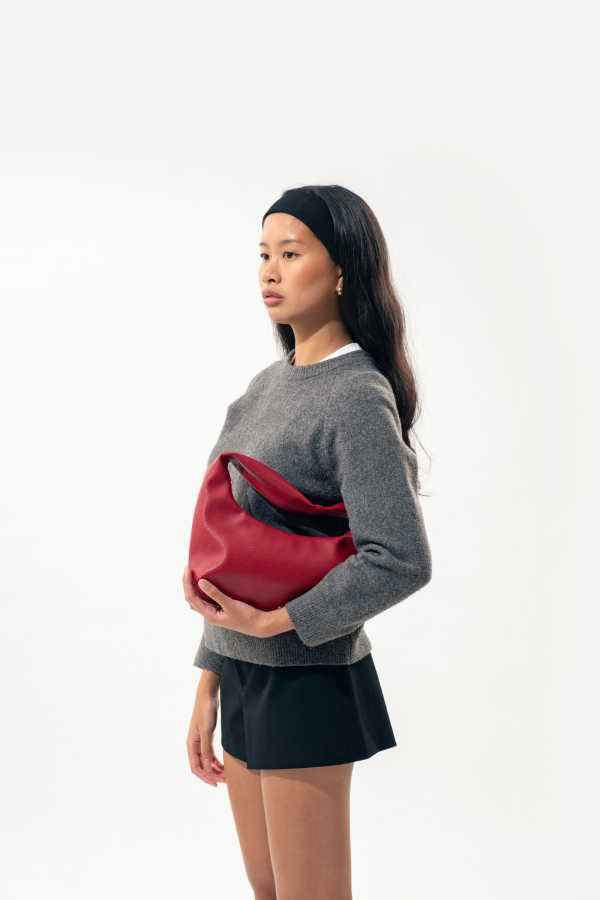 [PRE-ORDER] Small Hobo Bag in Chili (Heavy Pebbled) Online now