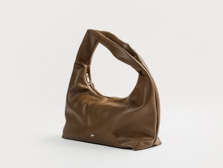 [ON HAND] Medium Hobo Bag in Toffee (Light Pebbled) Online